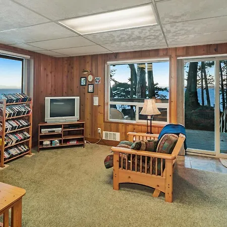 3 Bed 2 Bath Vacation Home In Eastsound